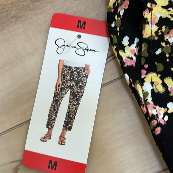 NWT Jessica Simpson Floral Pants with Pockets. Bouquet Splash. Tapered Leg. Flow - Picture 4 of 11